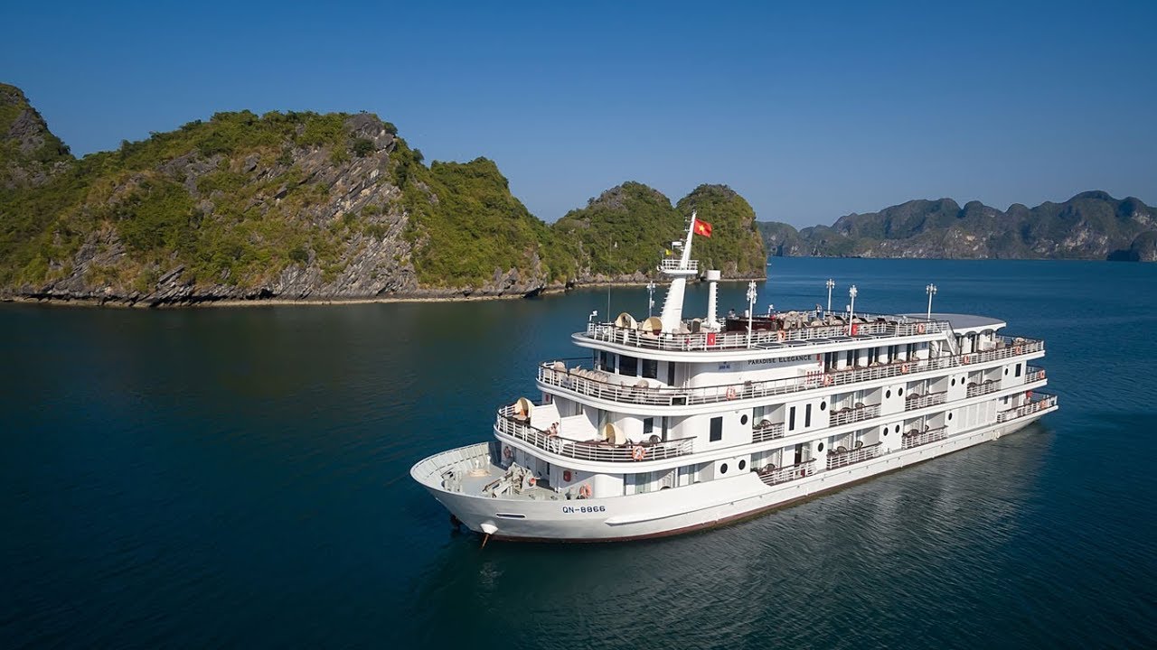 Halong Bay Cruise | An elegant cruise in Halong Bay on Paradise Elegance