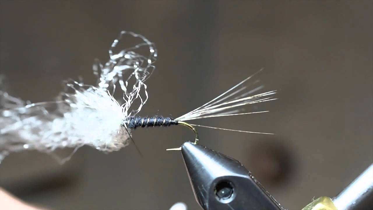 Tying the Muskegon River Gray Drak