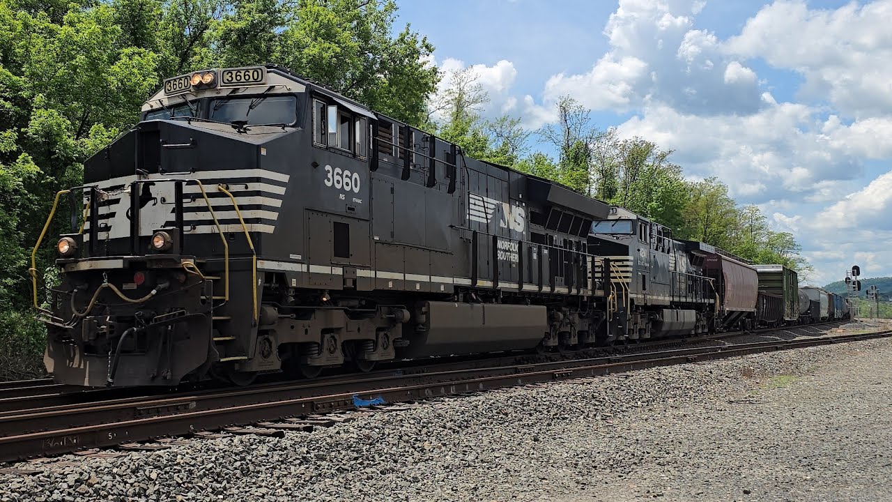 Norfolk Southern manifests and heritage units at Lewistown, PA (May 2025)