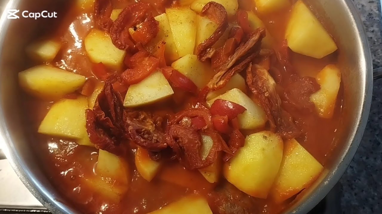 TENCEREDE KURU DOMATESLİ KÖFTE PATATES TARİFİ👌🍠😋🧄🍅