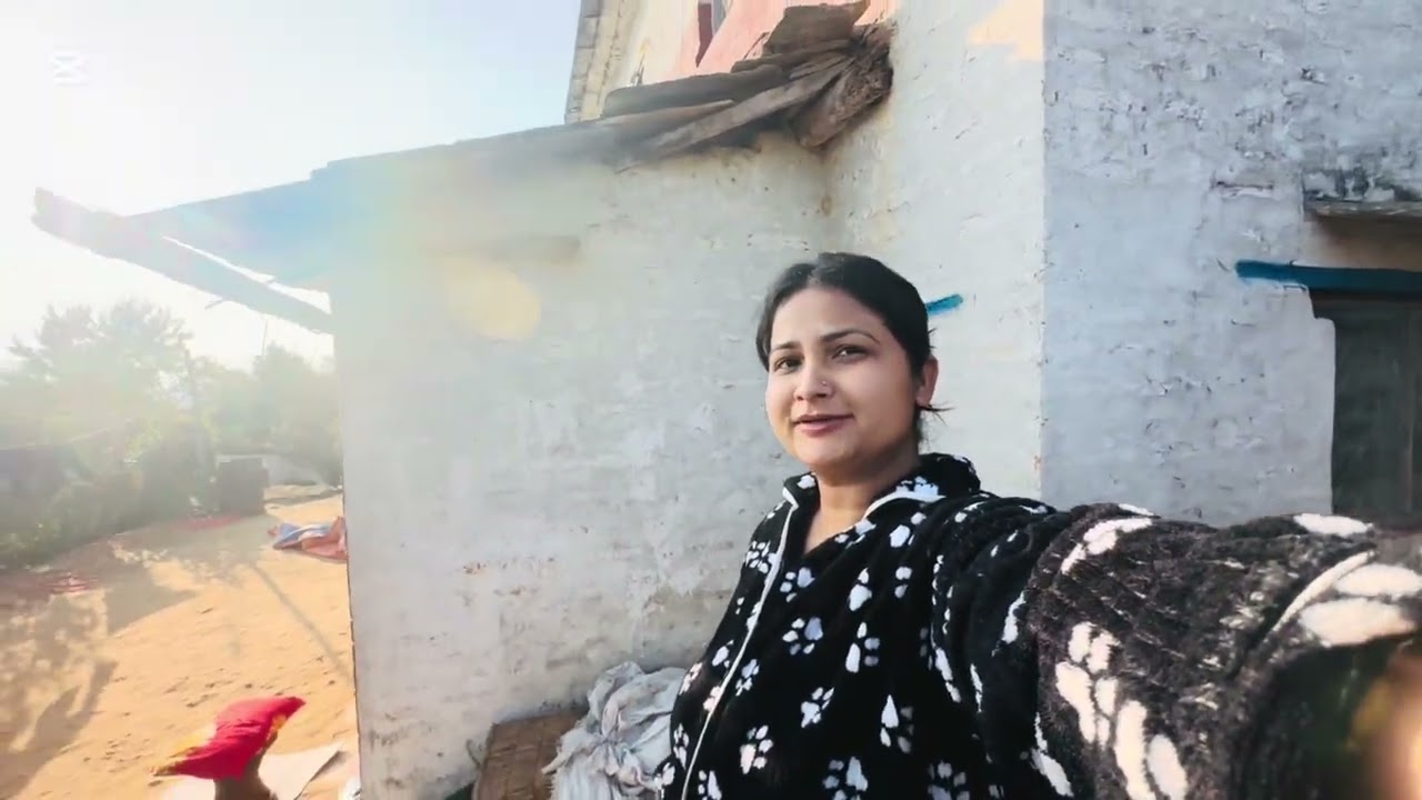 Aaja ko din kasari kateyota anujako /   Ghar ma ramaudai Pariwor sanga anuja 