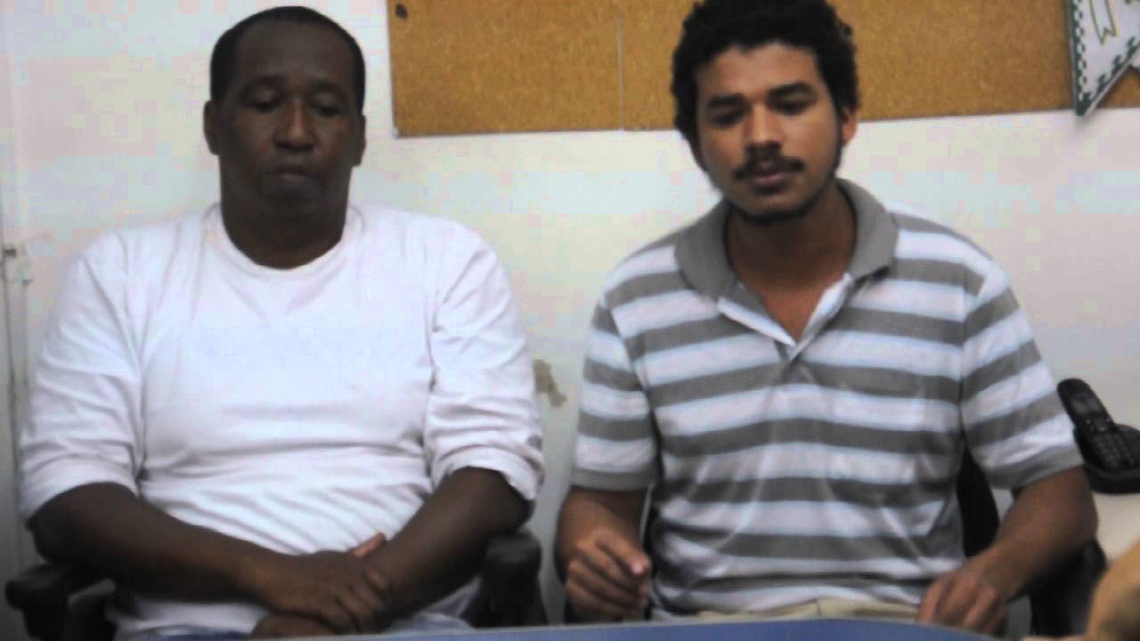 Moradores da Mar&eacute; denunciam abusos durante invas&atilde;o da PM &agrave; favela, em 2/5 -- Parte 3 (3/5/2013)