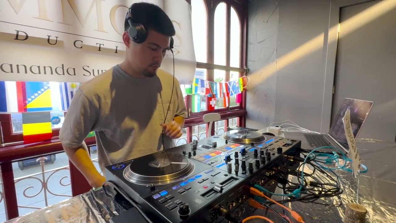 LIVE SESSIONS | J-Blenz @ Summon's Lounge, Berkeley CA, Old-School, Hip-Hop, R&B, Mash-Ups, Remixes