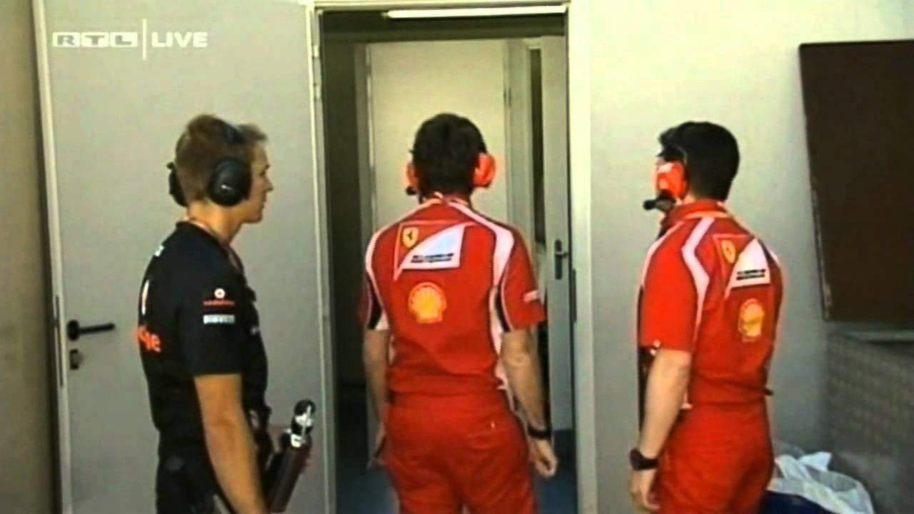 Sebastian Vettel geht auf´s Klo!