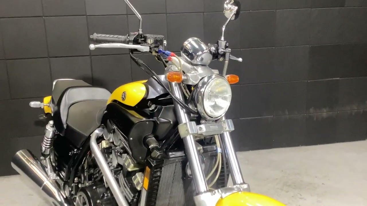 V-MAX　現在でも人気高い「魔神」と呼ばれるモンスターマシン。【エンジン始動動画】