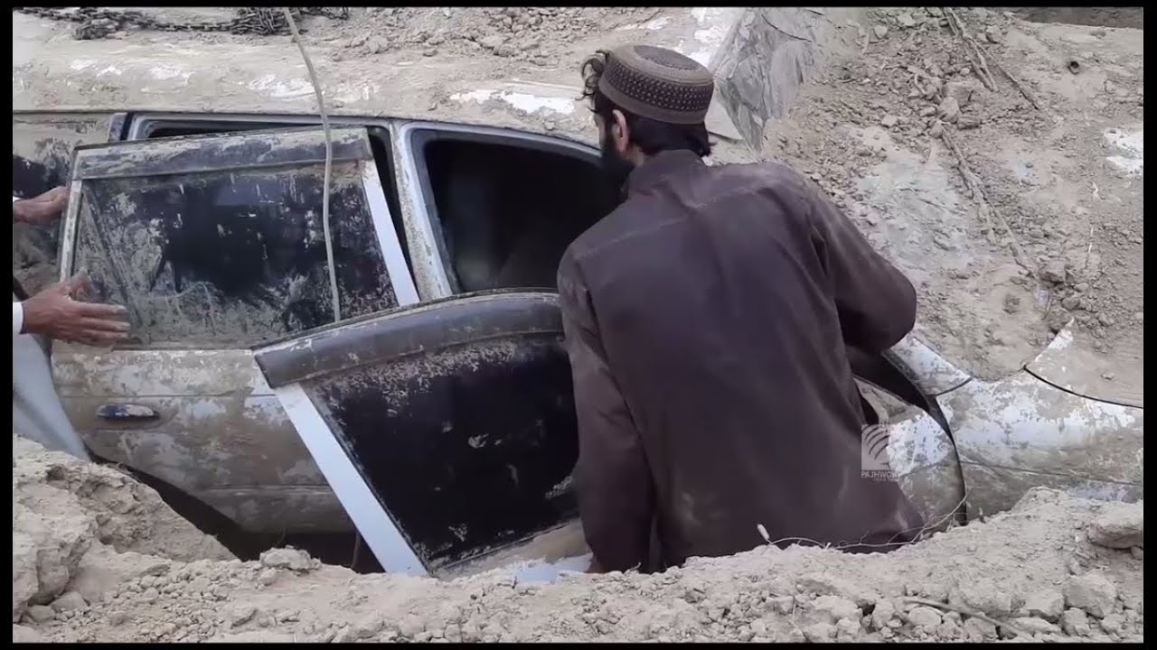 د ملا محمد عمر مجاهد موټر چې د ده د ملګرو له خوا  پټ کړای شوی و، له ځمکې څخه را بهر کړای شو.