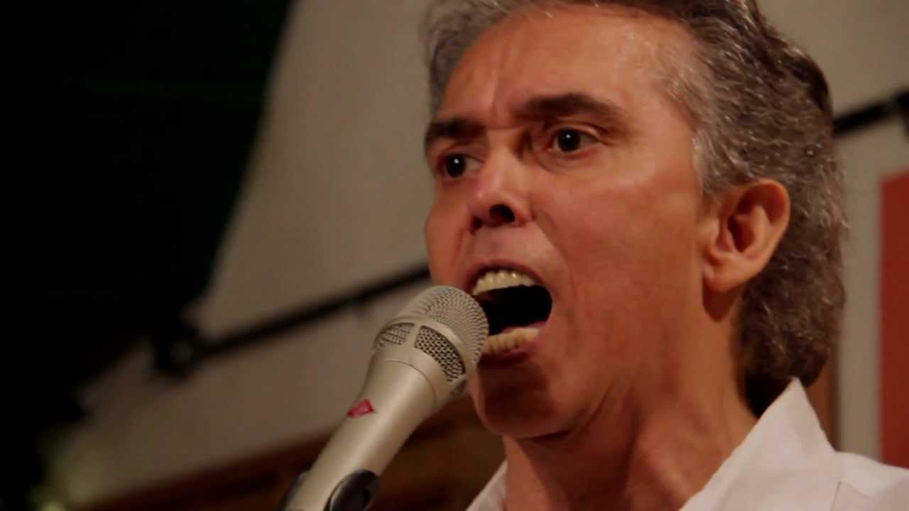 JAIRO chante 
