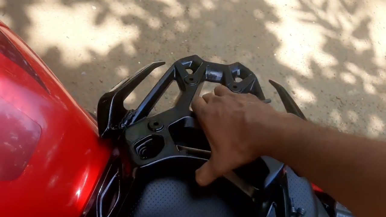 Dominar carrier , backrest and saddlestay to Pulser F250