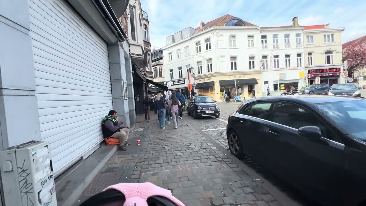 Place Héros,Uccle-Bruxelles ,Belgique 2024