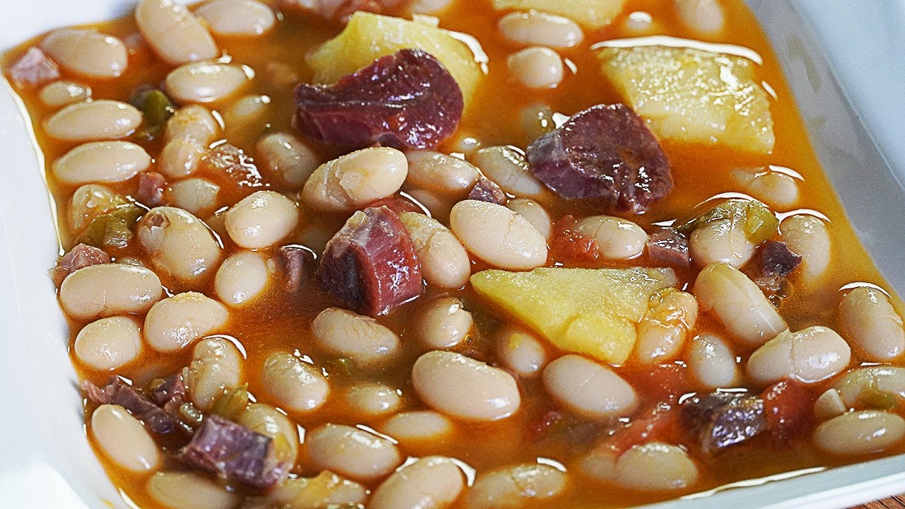 POTAJE SABROSO DE JUDÍAS (FRIJOLES) BLANCAS CON JAMÓN