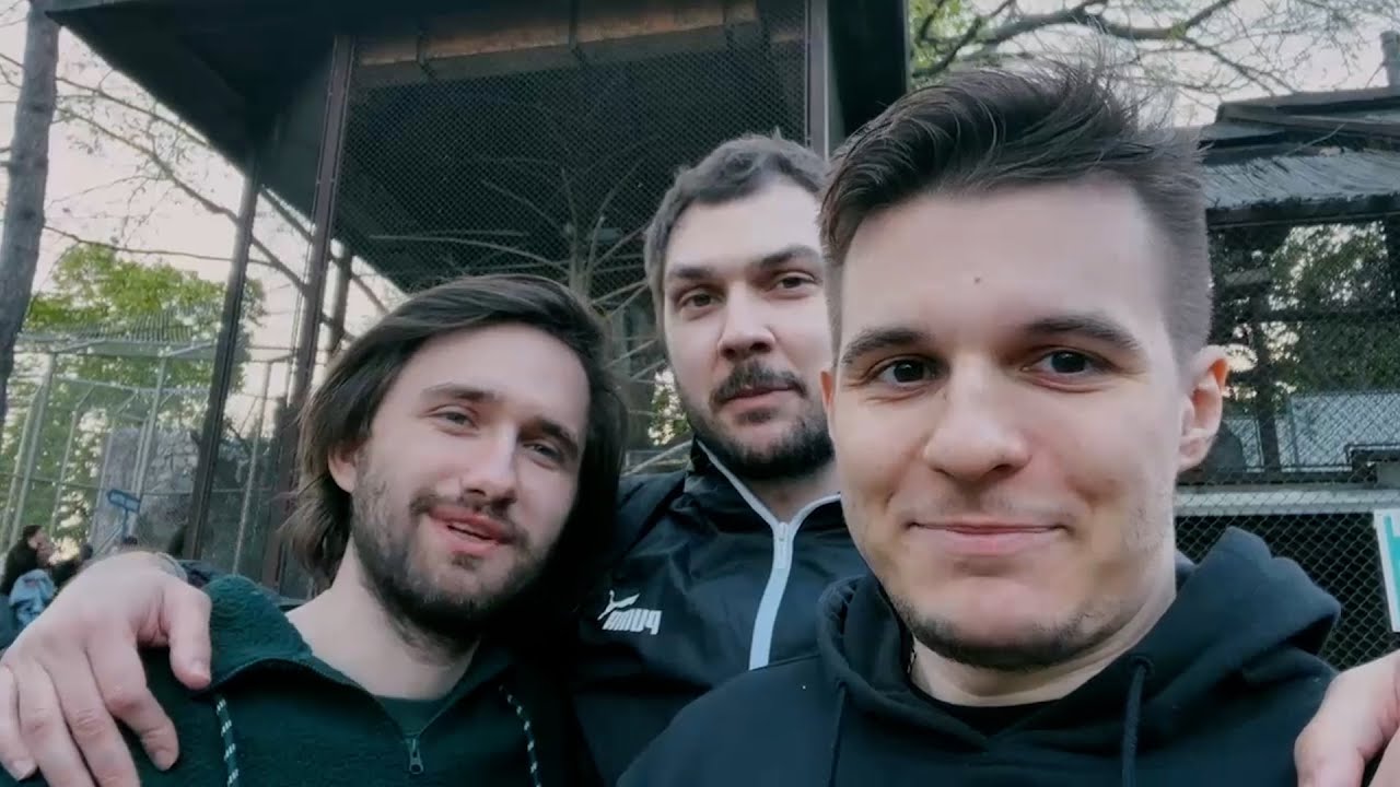 Юзя в зоопарке с Флешкой и Андрюхой