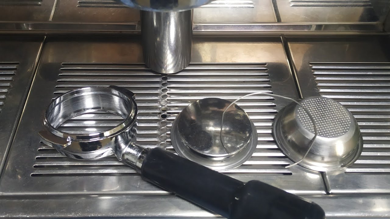 تنضيف مكينة القهوة اليومي How to clean the coffee machine