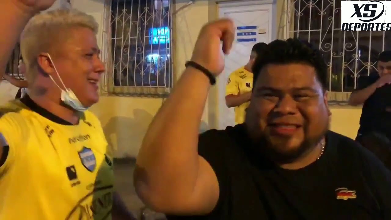 Los hinchas del Campeón Barcelona S.C. celebraron así.