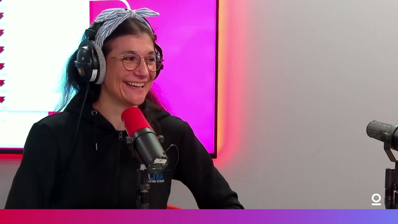 Julie Conti nous ramène sa cousine Marie-Dominique de Cologny… - One FM Comedy Club
