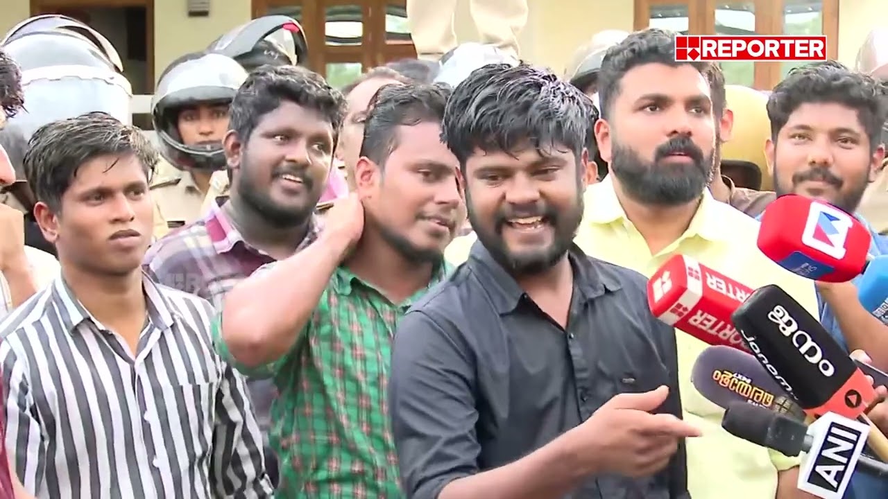 'നീ അടൂരിലെ വീട്ടിൽ ഒതുങ്ങിക്കോ, പുറത്തിറങ്ങിയാൽ SFI കൈകാര്യം ചെയ്യും' | SFI Protest