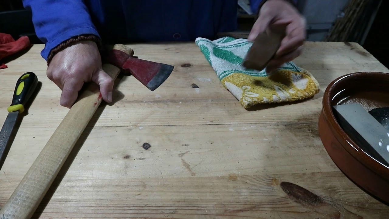 Mantenimiento y afilado de hacha alcotana