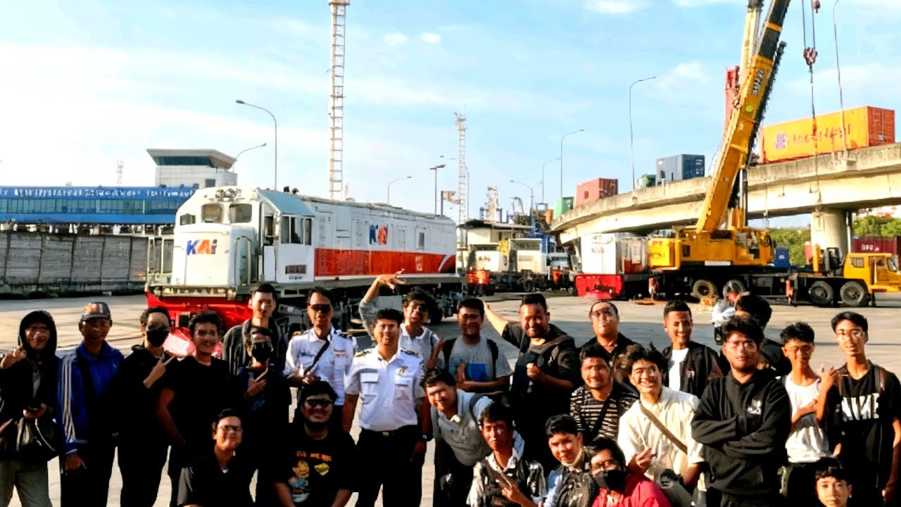 SPECIAL MOMENT‼️ BERSAMA MASINIS YANG DINAS LOKOMOTIF BB MENUJU DEPO CIPINANG