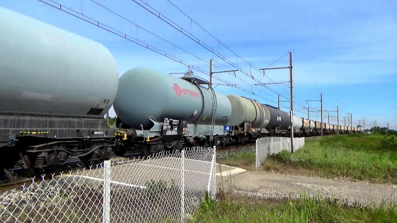 Trains TER FRET INFRA et HLP Passage à Niveau PN 4 à ISTRES