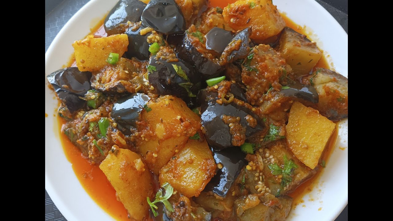 Restaurant Style Aloo Baingan | Chatpata Swad Ghar Par! by @MessToMasala