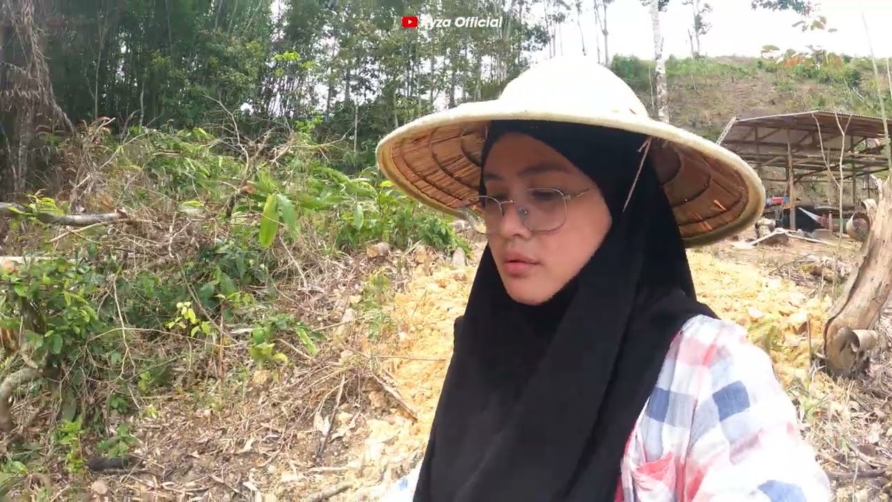 VLOG #64: RUMAH KEBUN HAMPIR SIAP! SANTAI BBQ 🔥🍗 DAN BERSIHKAN LAHAN KEBUN