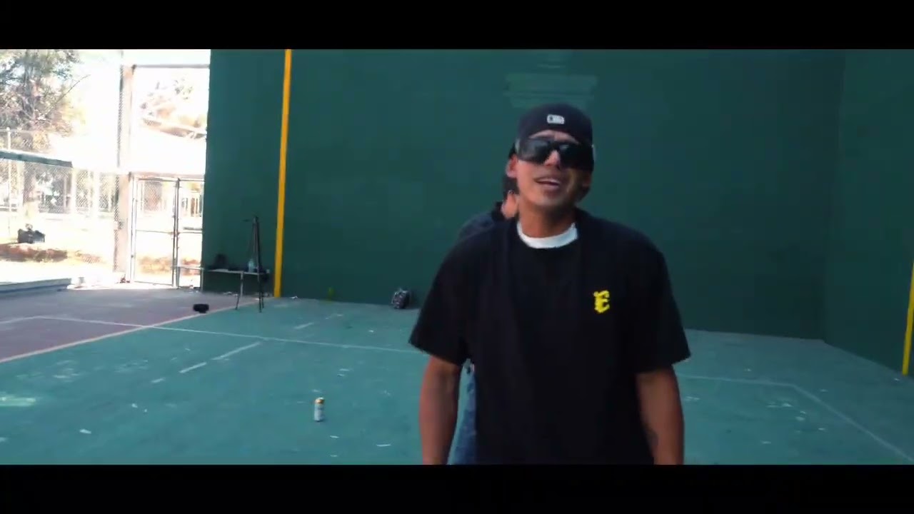 STREETMUSICxELSNIPER495XRUTYBARBER