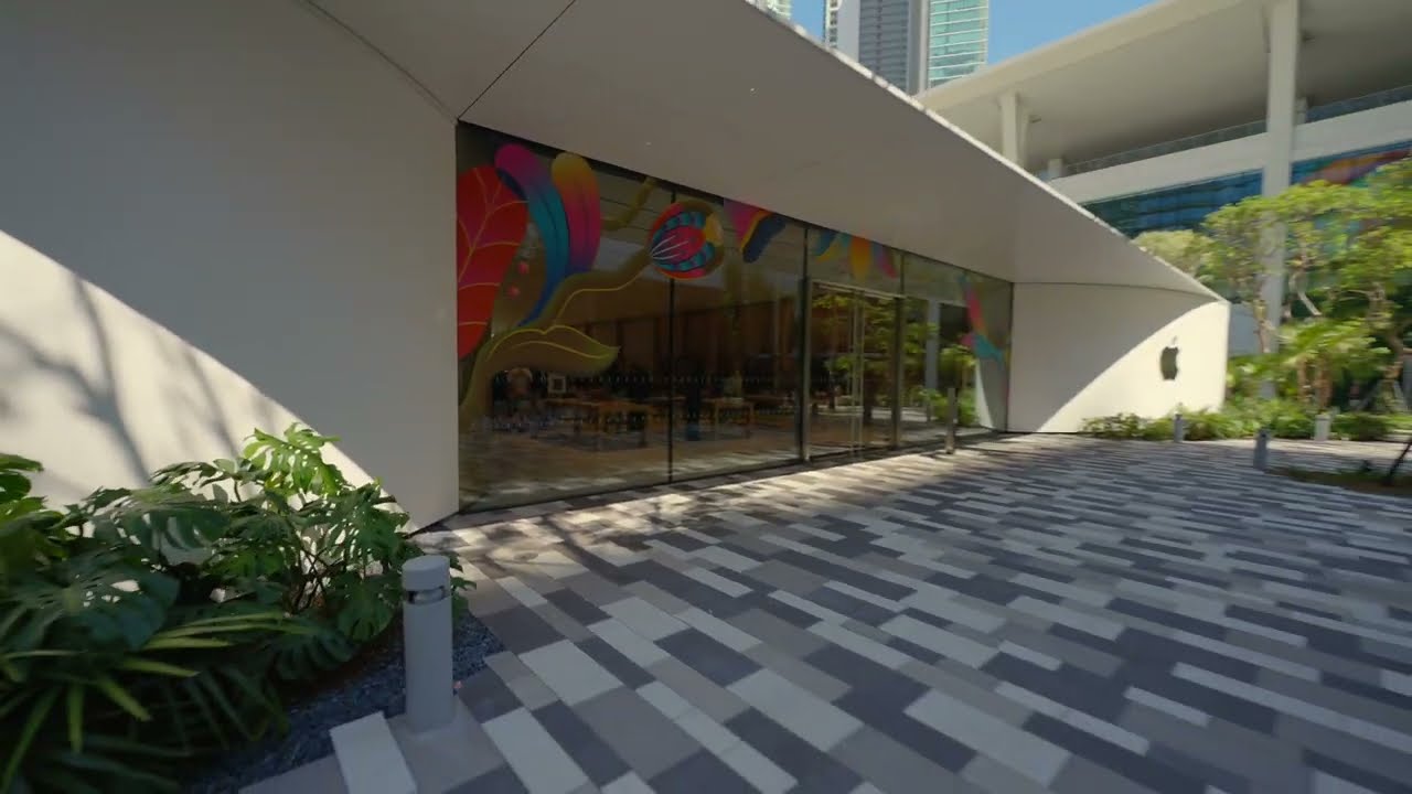 Apple Miami Worldcenter Now Open!