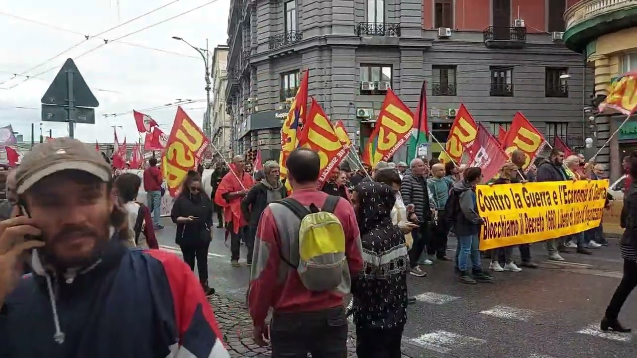 Napoli: partenza del corteo contro il G7 -  March against summit