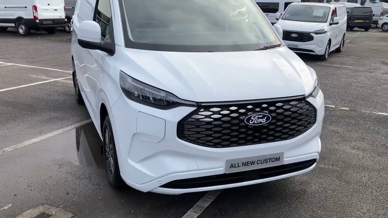 Ford E-Transit Custom100kW 65kWh H1 Van Limited Auto
