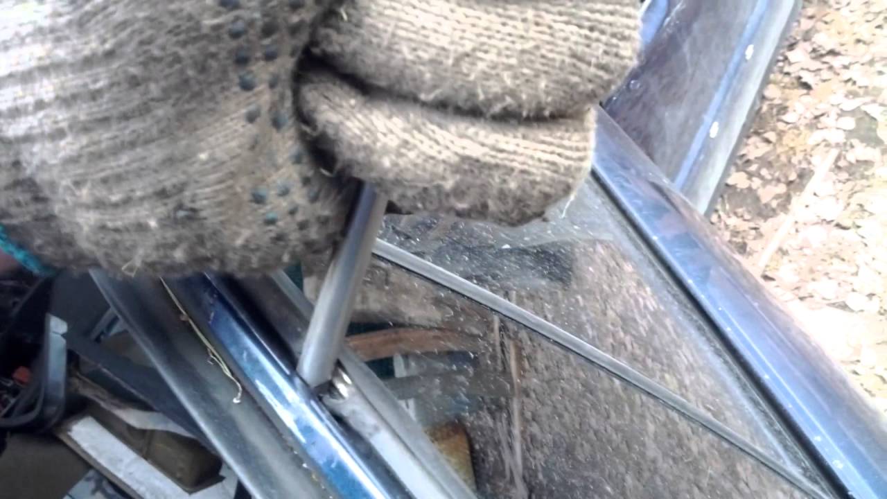 Как снять треугольник (форточку) задней двери, BMW E34