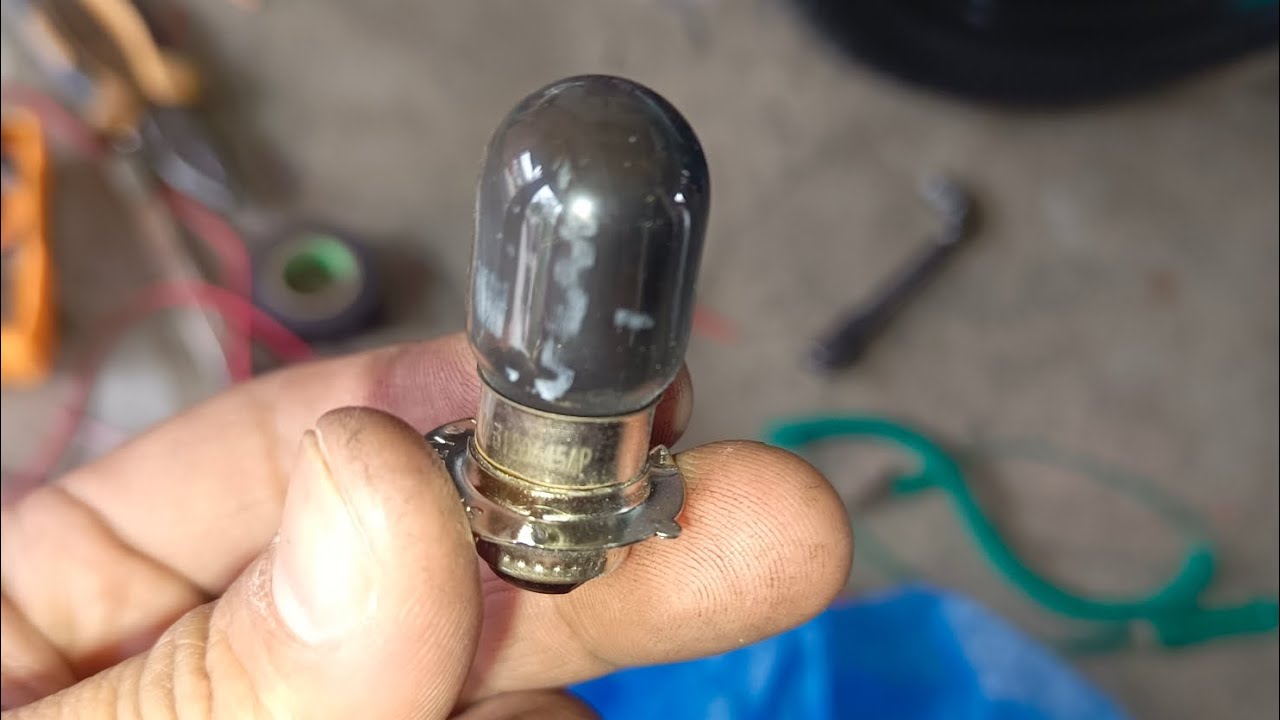 Paano Mag Palit Ng Ilaw Sa Mio? | How to Replace Headlight bulb on Mio - Nonpro Mechanic