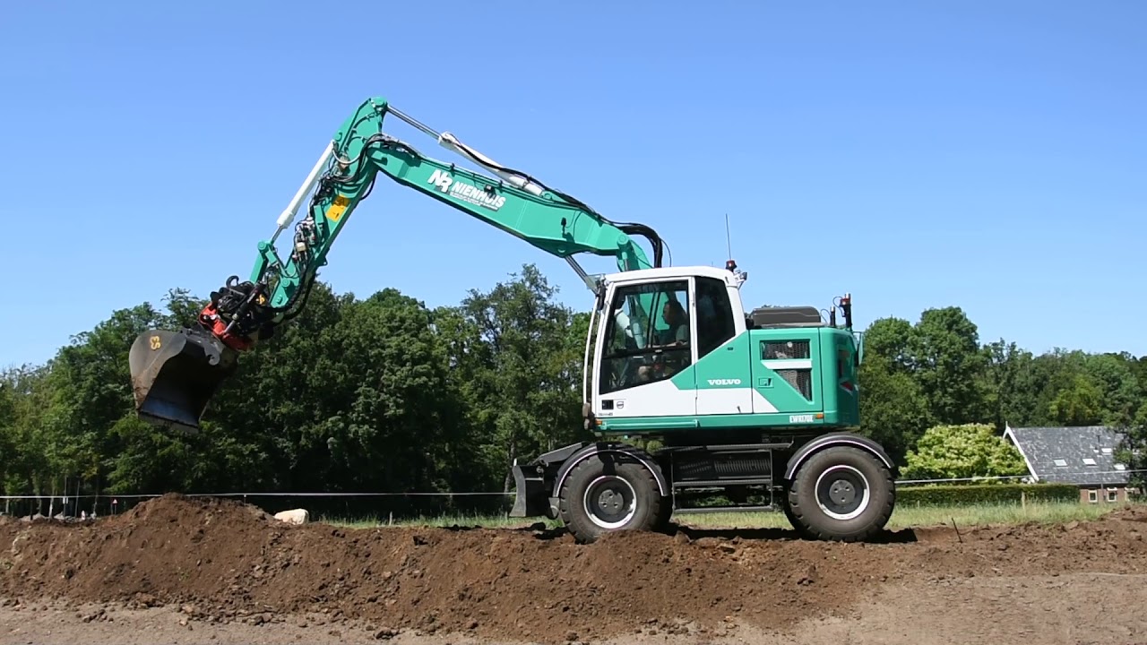 Volvo EWR 170E (EU Stage V) wheeled excavator with Rototilt R6 tiltrotator, Nienhuis B.V.