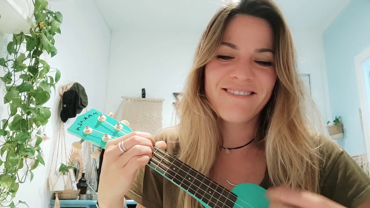 Ukelele Tutorial Tant de Bo Suu by Karla Grafer