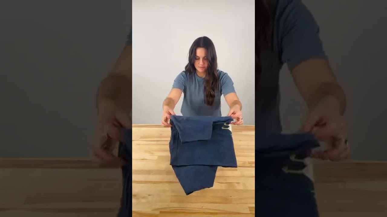Here&rsquo;s the best way to fold a t-shirt. It&rsquo;s simple and easy for anyone to do.