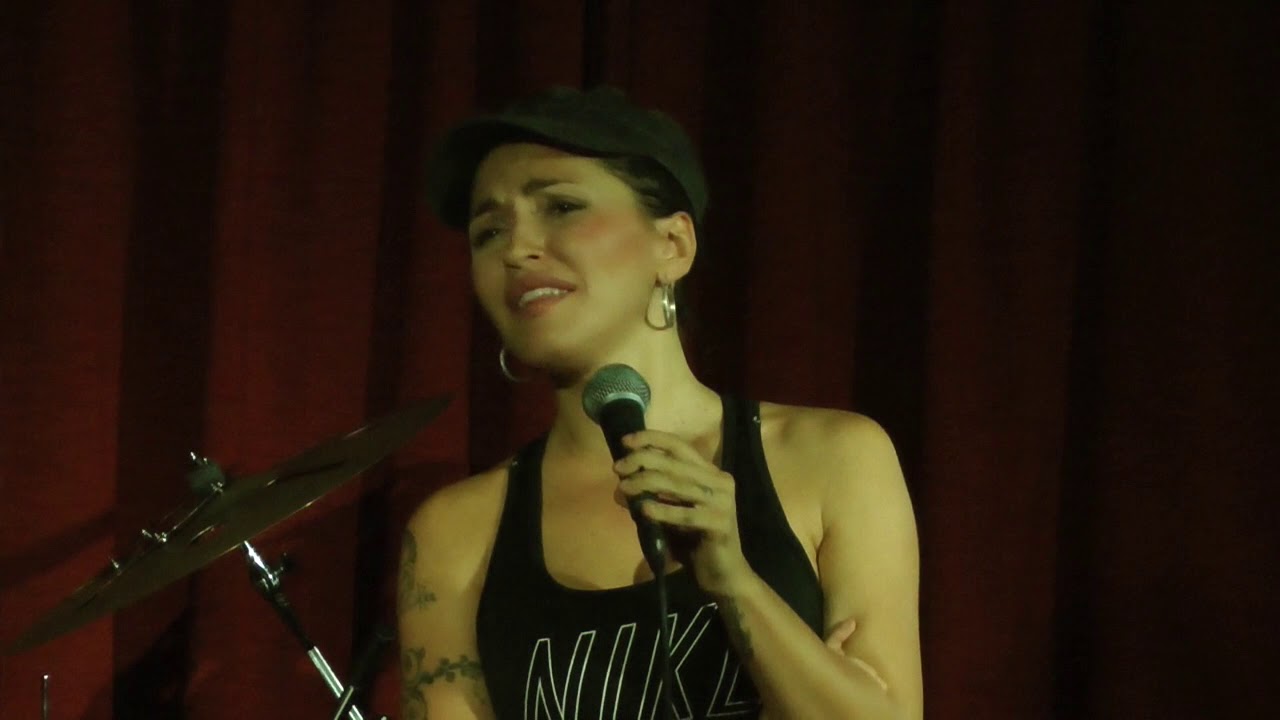 Serena Brancale Galleggiare