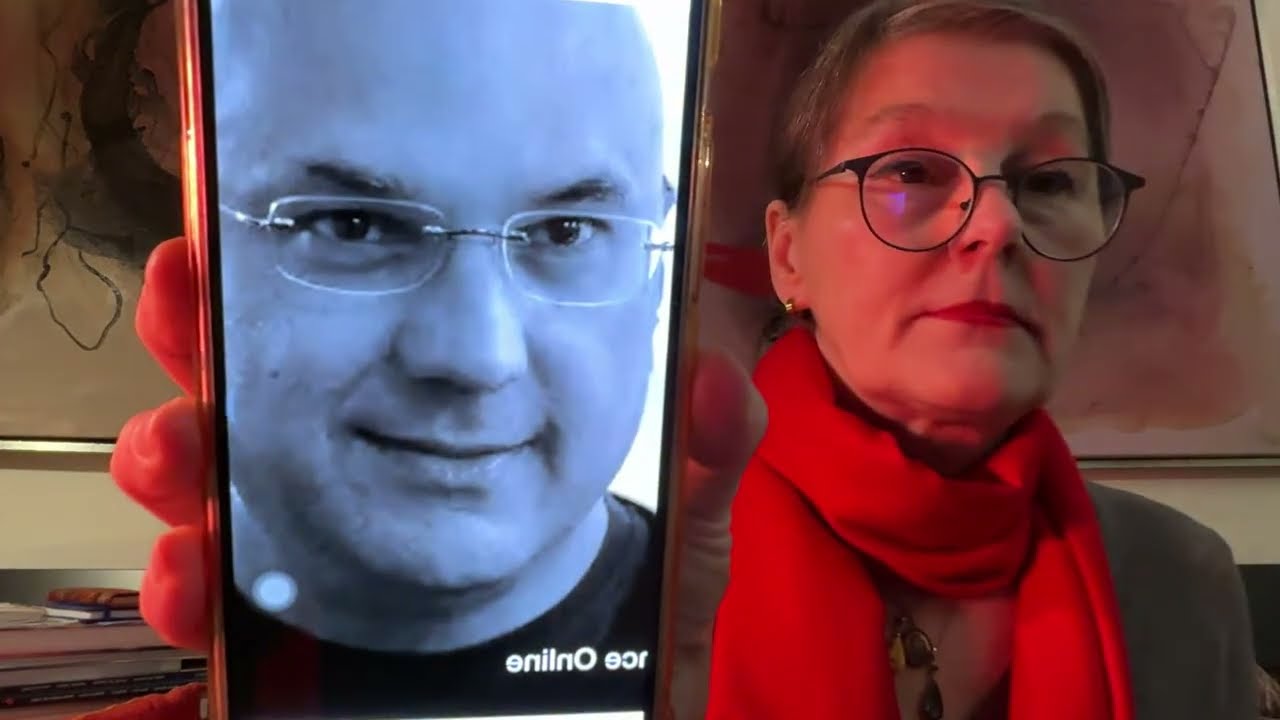 Комментатор политических новостей