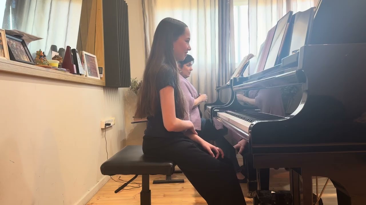 Lesson with Tamar, 12 y.o.                                           Mozart Sonata in G Major 