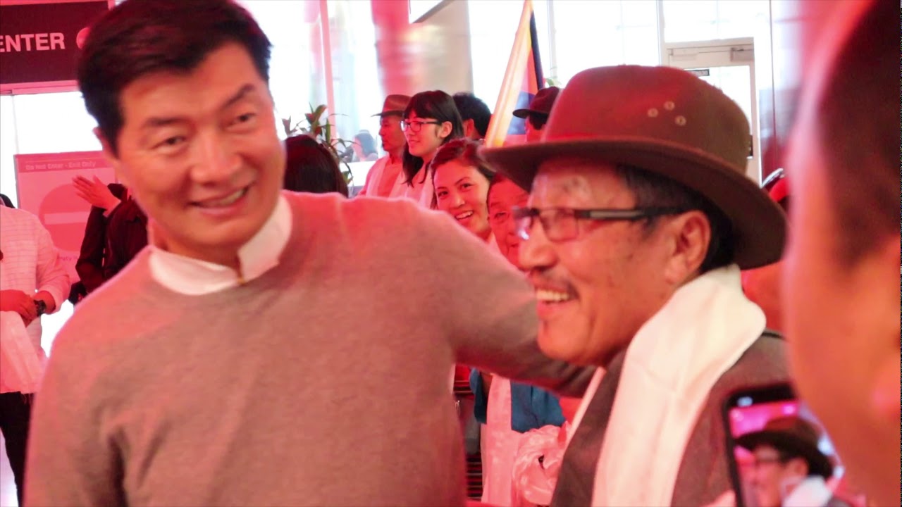 Boston Tibetan community welcomed CTA President Lobsang Sangay at the Bosoton Logan airport.