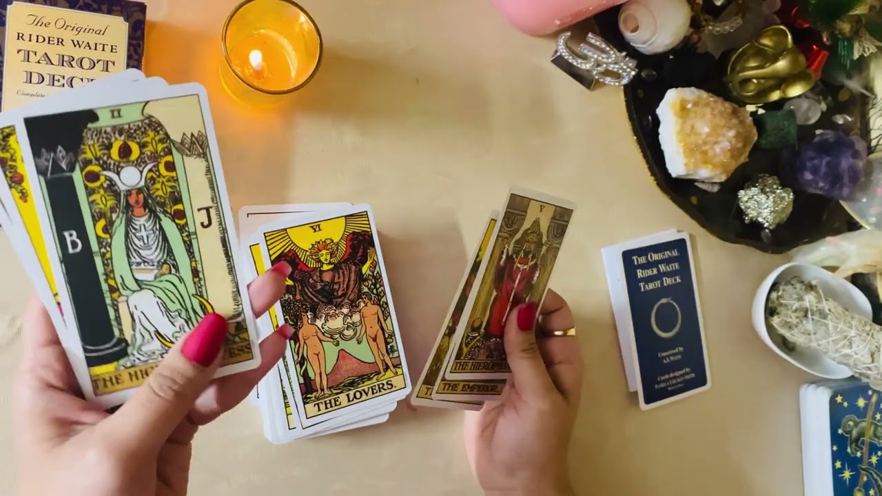 UNBOXING THE ORIGINAL RIDER WAITE TAROT DECK #tarot #riderwaitetarot #unboxing #new #tarotcards 🗃️