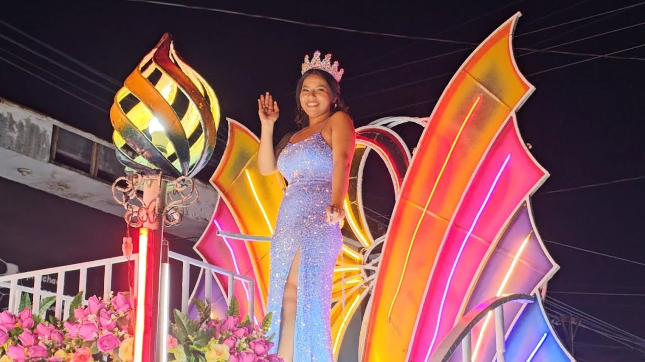 👑 Desfile de Carrozas y sus Reinas en SONSONATE 2025