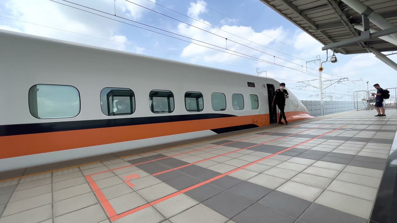台灣高鐵 嘉義站月台 列車通過 列車進站THSRC