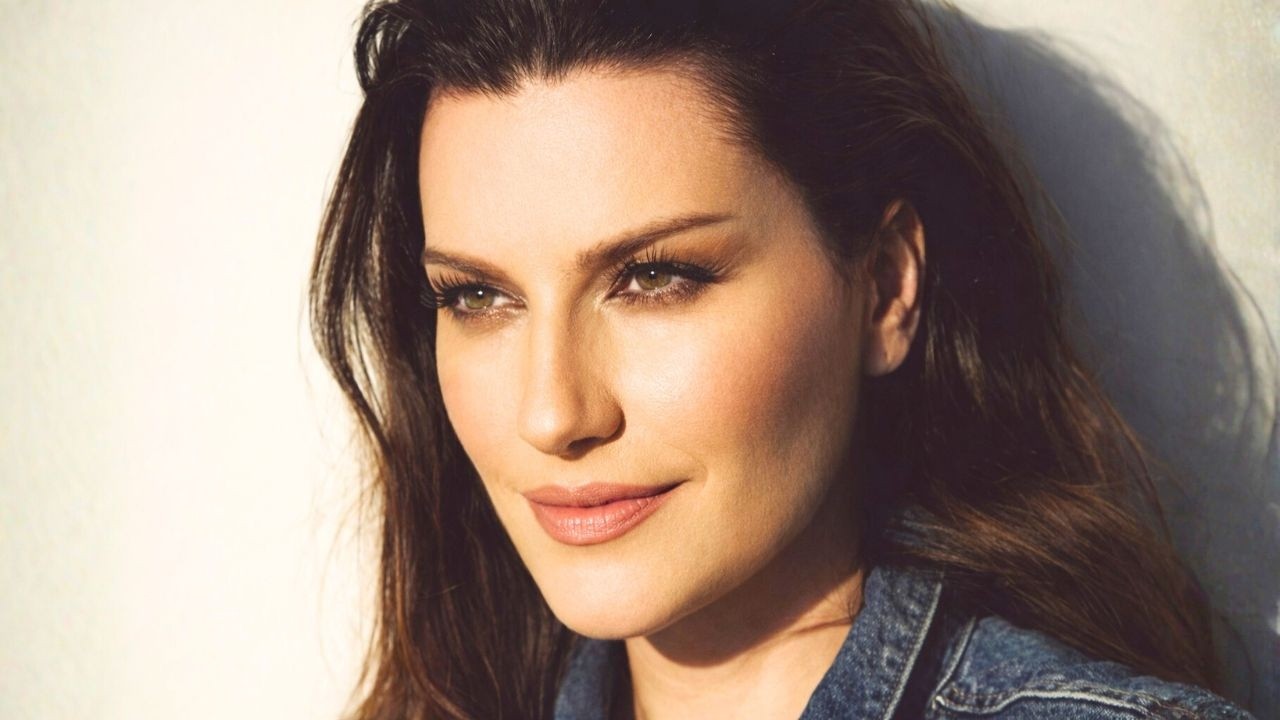LASCIO ANDARE IN SILENZIO | SENZA SMETTERE DI VOLERTI BENE – ISPIRATO ALLO STILE DI LAURA PAUSINI