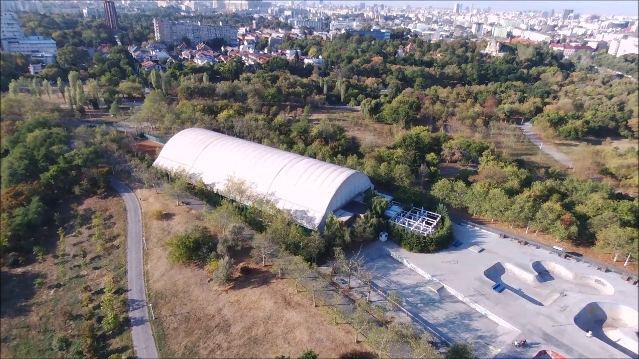 View de octombrie Youth's Park Bucharest. Bebop Drone.