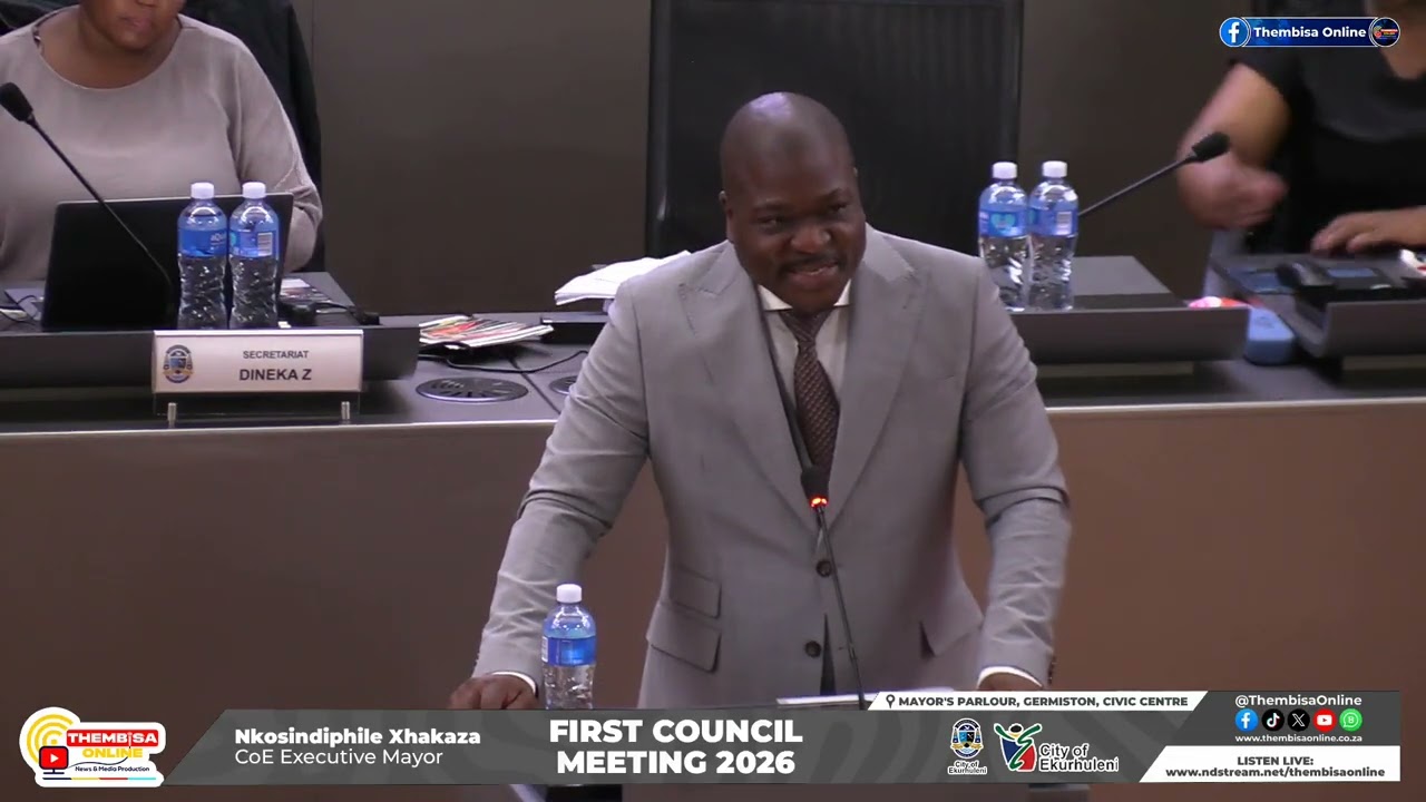 Executive Mayor Nkosindiphile Xhakaza addressed the Council in the first sitting