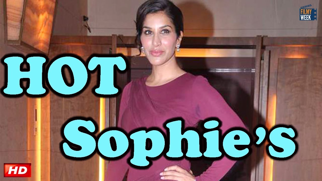 Sophie Choudhry Spotted At Airport