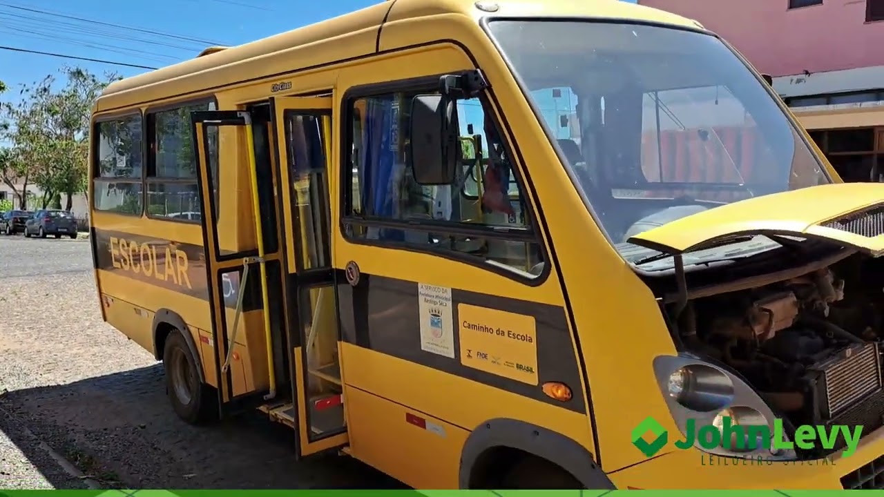 Leilão de Ônibus Iveco Cityclass 70C16 modelo 2012 lotação de 23 pessoas com elevador