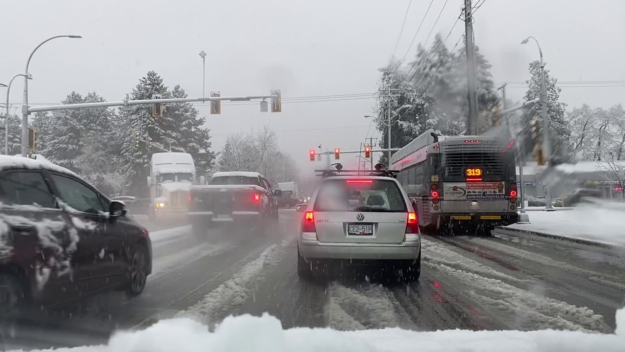 First Snow ❄️ Fall in 2020 in Surrey BC Canada 🇨🇦 21-12-2020