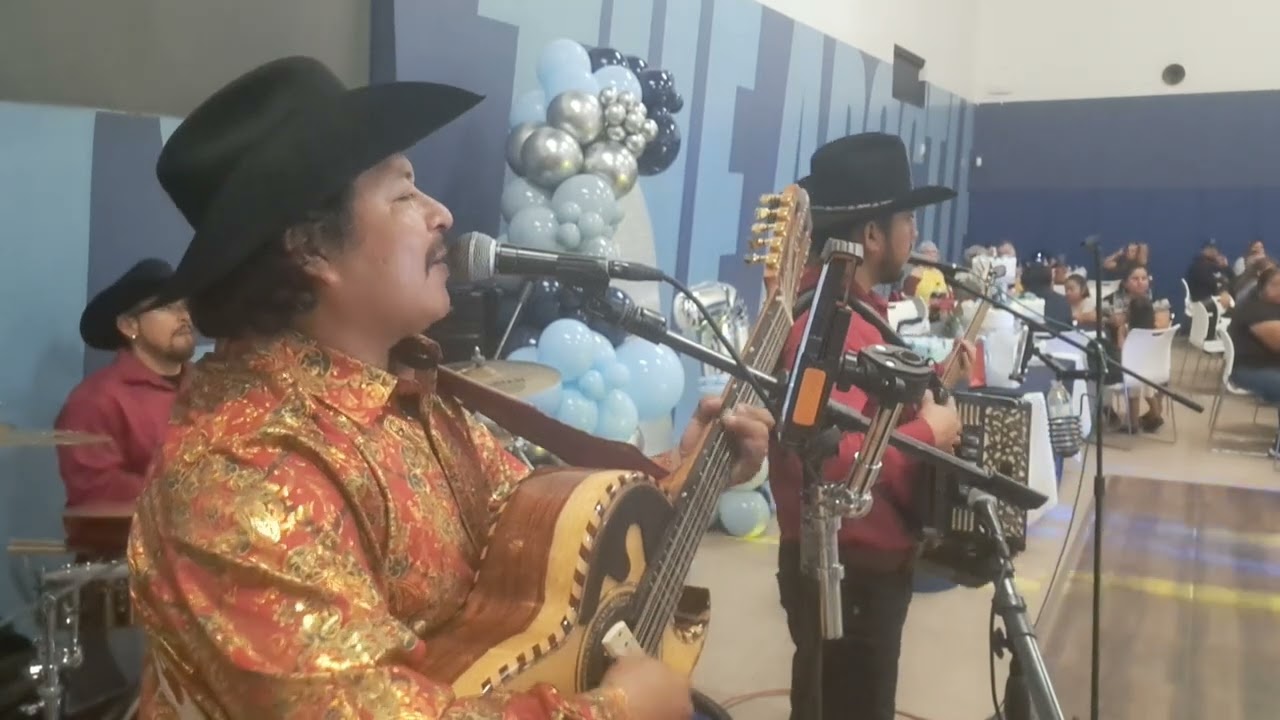 SEIS PIES ABAJO. ESCAPULARIO NORTEÑO