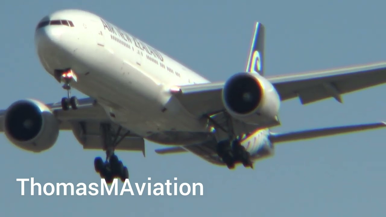 Air New Zealand Airlines Boeing 777-300(ER)