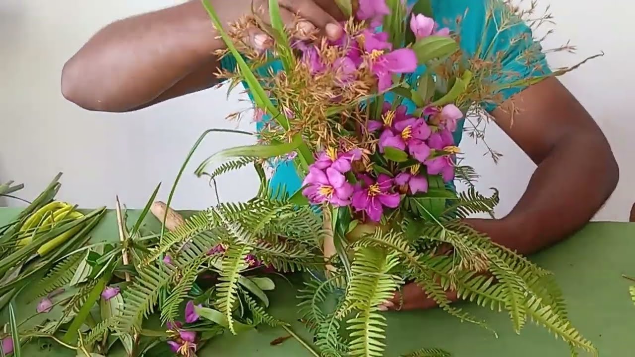 A bouquet of banana.🪻🪻💐💐 @elegant creations