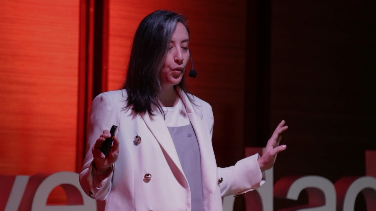 Arte-terapia, compasión en el sufrimiento humano | Alejandra Torres | TEDxUniversidad El Bosque